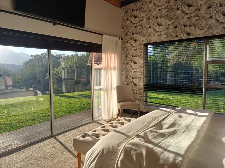 4 Bedroom Property for Sale in Hoekwil Western Cape